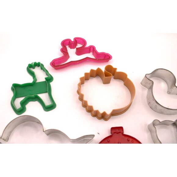 Holiday Baking Cookie Cutters Mixed Lot 19 Plastic Metal Copper Multiple Holiday - Picture 5 of 7